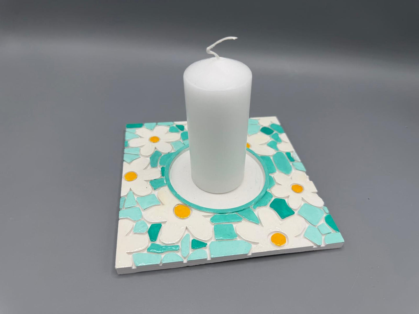 Kerzenteller zum Selbstbemalen – DIY Kerzenuntersetzer mit Blumenmotiv